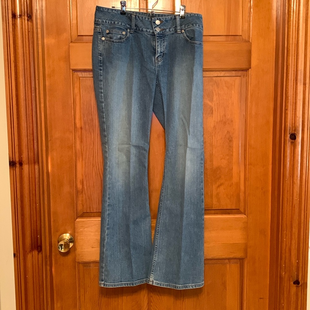 Victoria’s Secret London Jeans - Picture 2 of 5